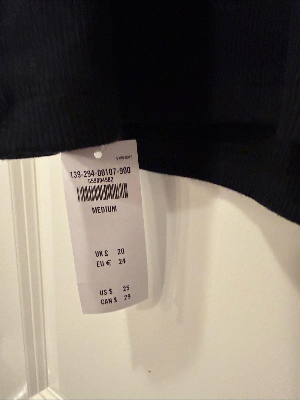 NWT Abercrombie & Fitch Black Ribbed Scoop Tank Size M - Picture 3 of 3